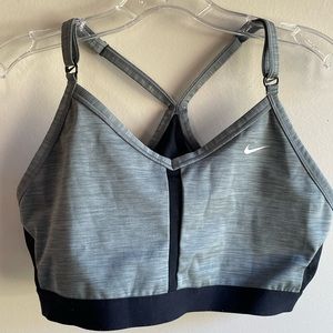 Nike sports bra, size xxl. It fits more as a medium or large.